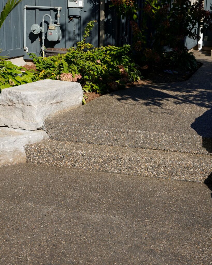 Exposed aggregate concrete finish