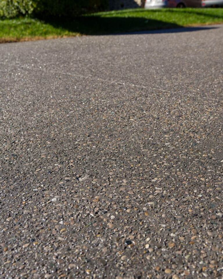 Exposed aggregate concrete finish